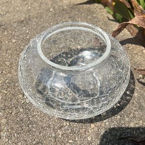 I promise it’s not broken haha just the aesthetic of the glass vase